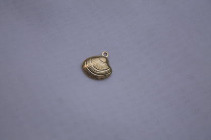 Classic Gold Clam Shell Charm