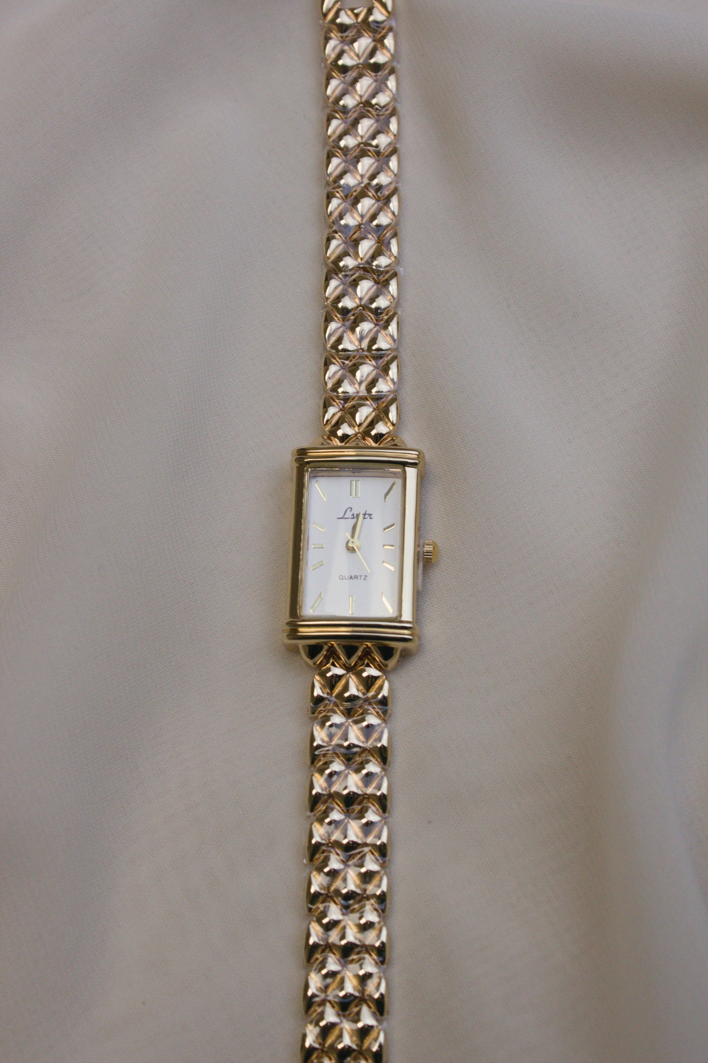 Lyntr Gold Rectangular Chainmail Watch (photo 5)