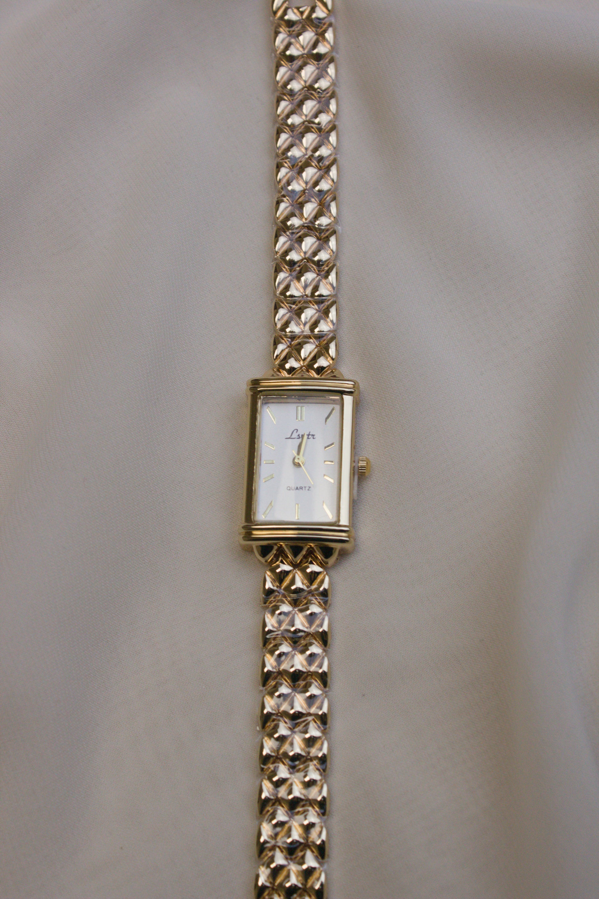 Lyntr Gold Rectangular Chainmail Watch (photo 5)