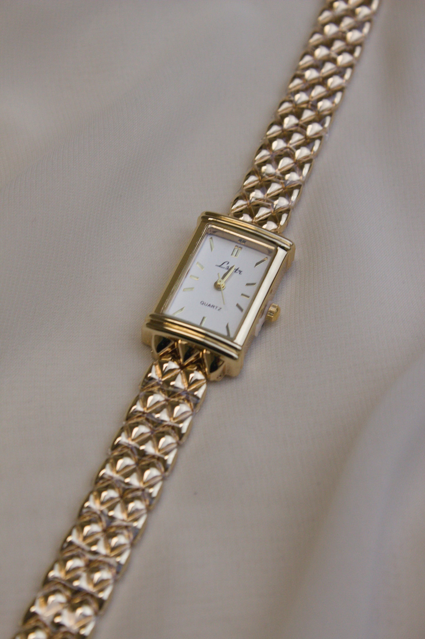 Lyntr Gold Rectangular Chainmail Watch (photo 9)