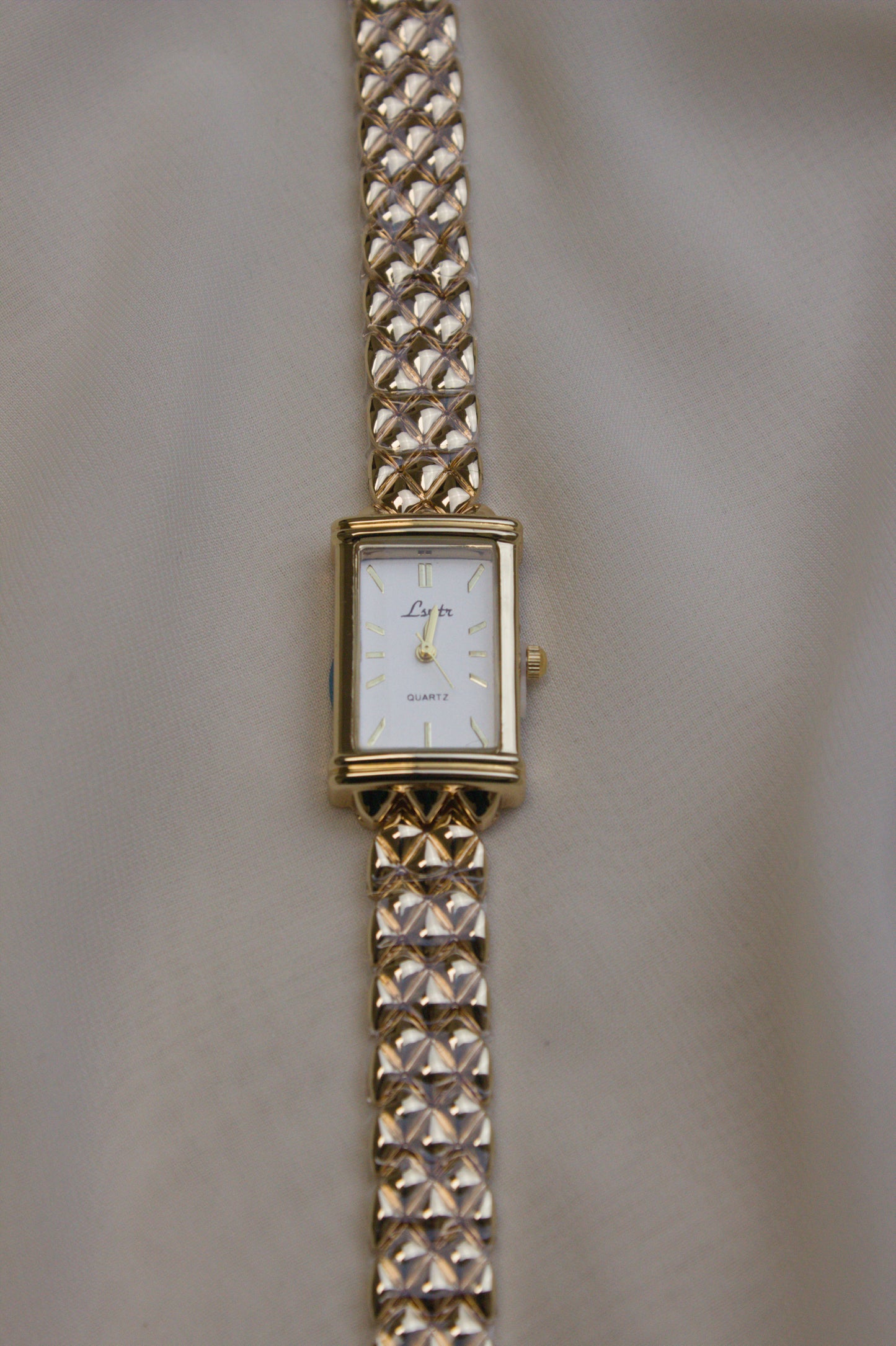 Lyntr Gold Rectangular Chainmail Watch (photo 10)