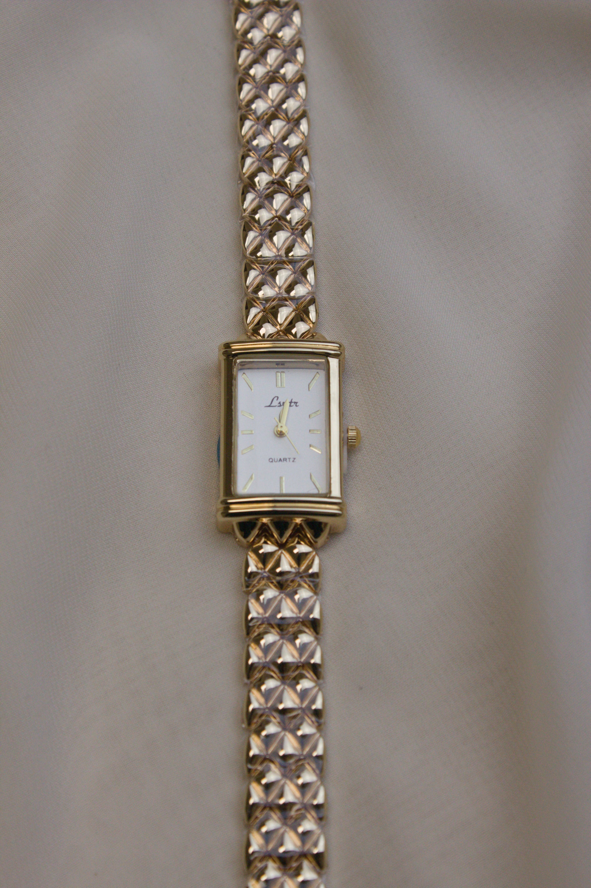 Lyntr Gold Rectangular Chainmail Watch (photo 10)