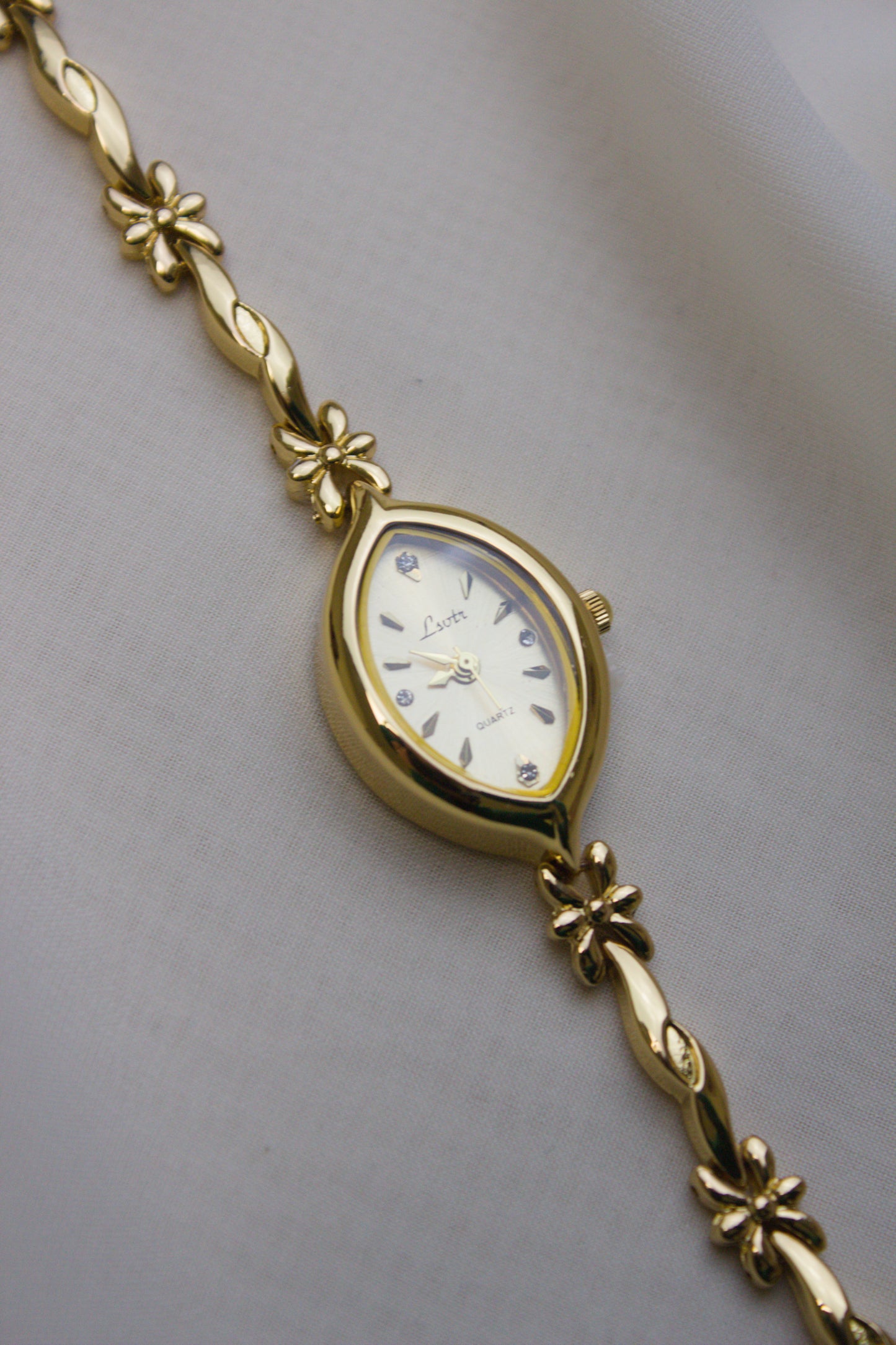Marquise Gold Floral-Link Watch (photo 1)