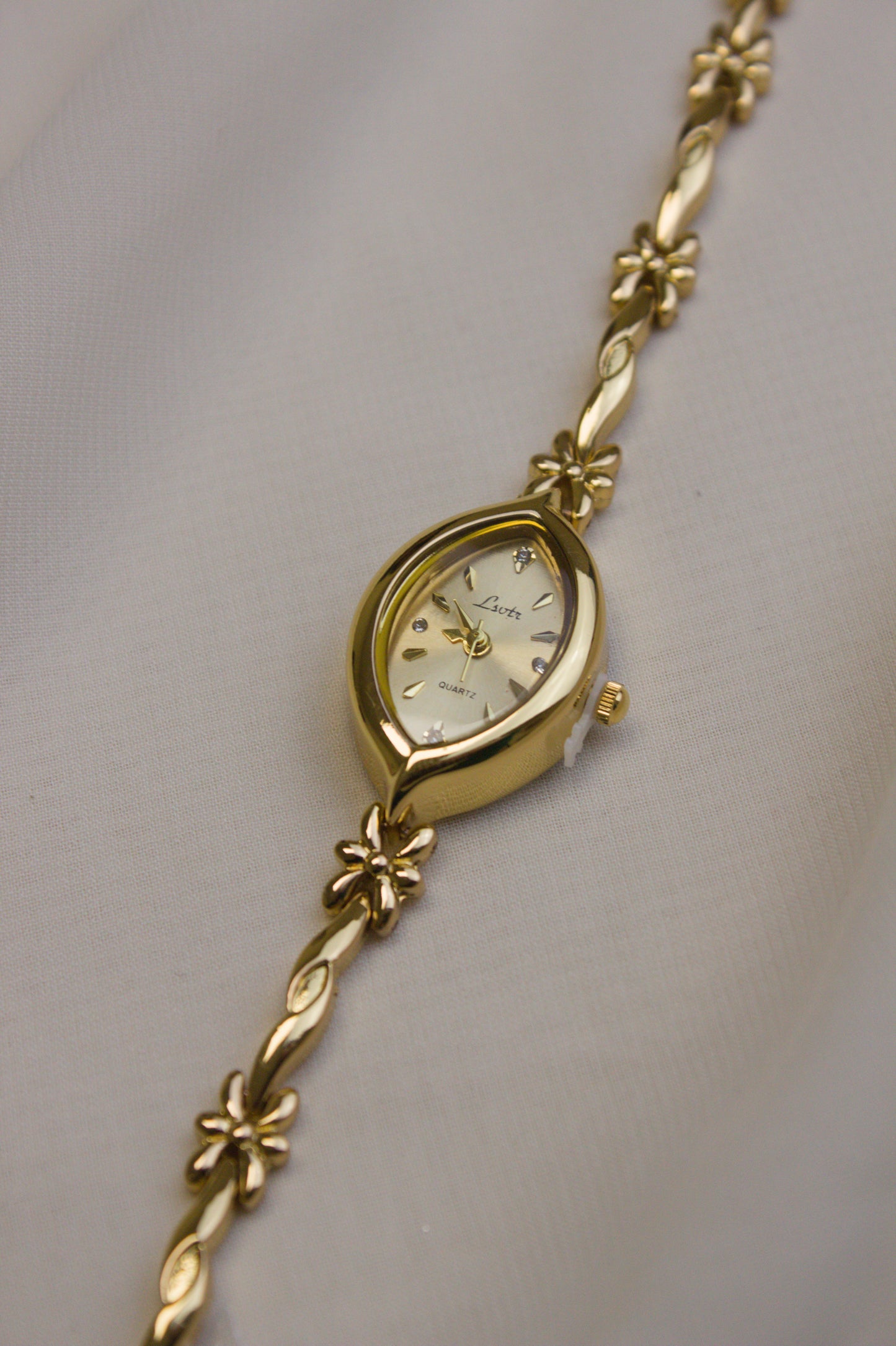 Marquise Gold Floral-Link Watch (photo 2)