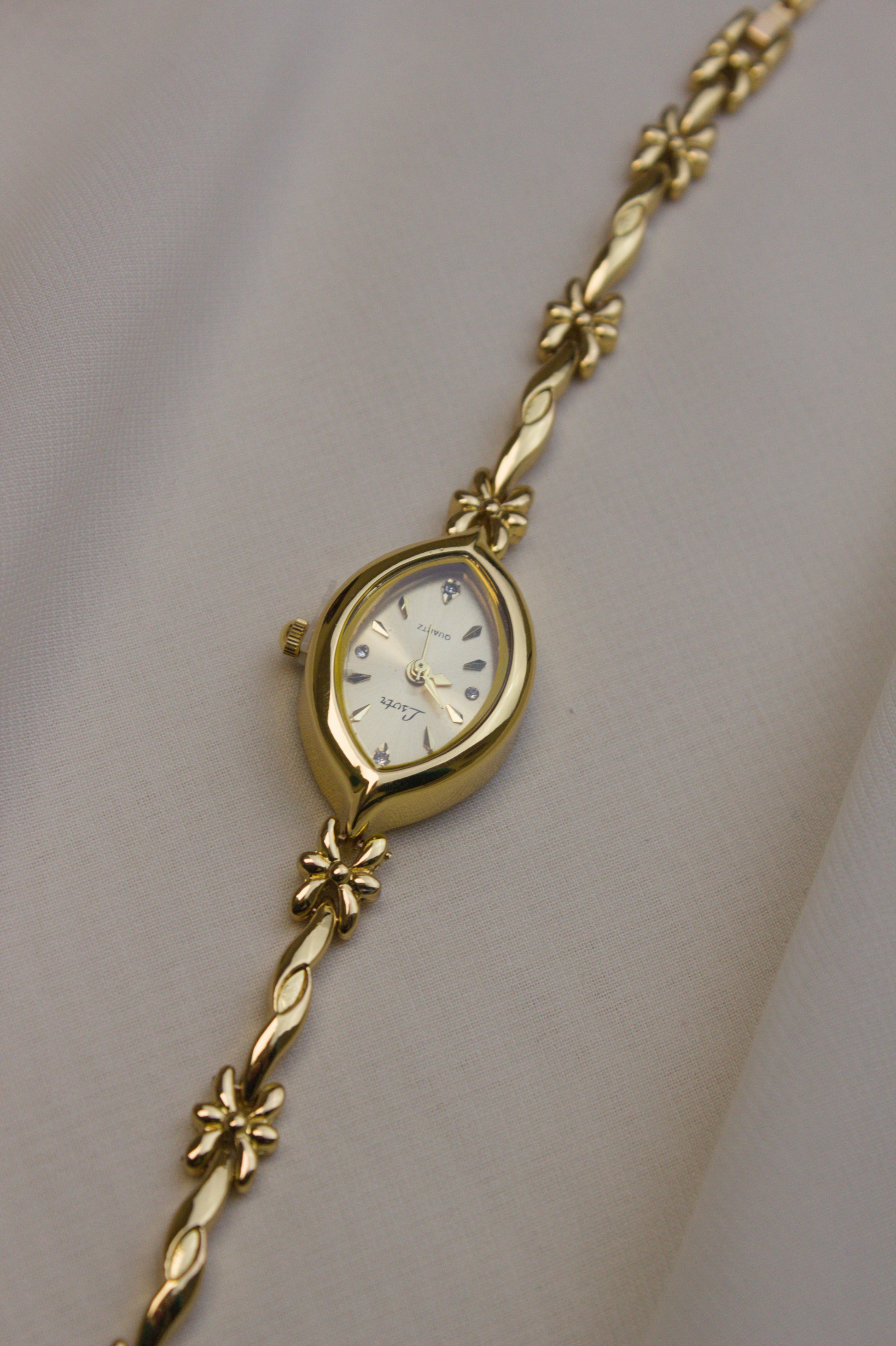 Marquise Gold Floral-Link Watch (photo 9)