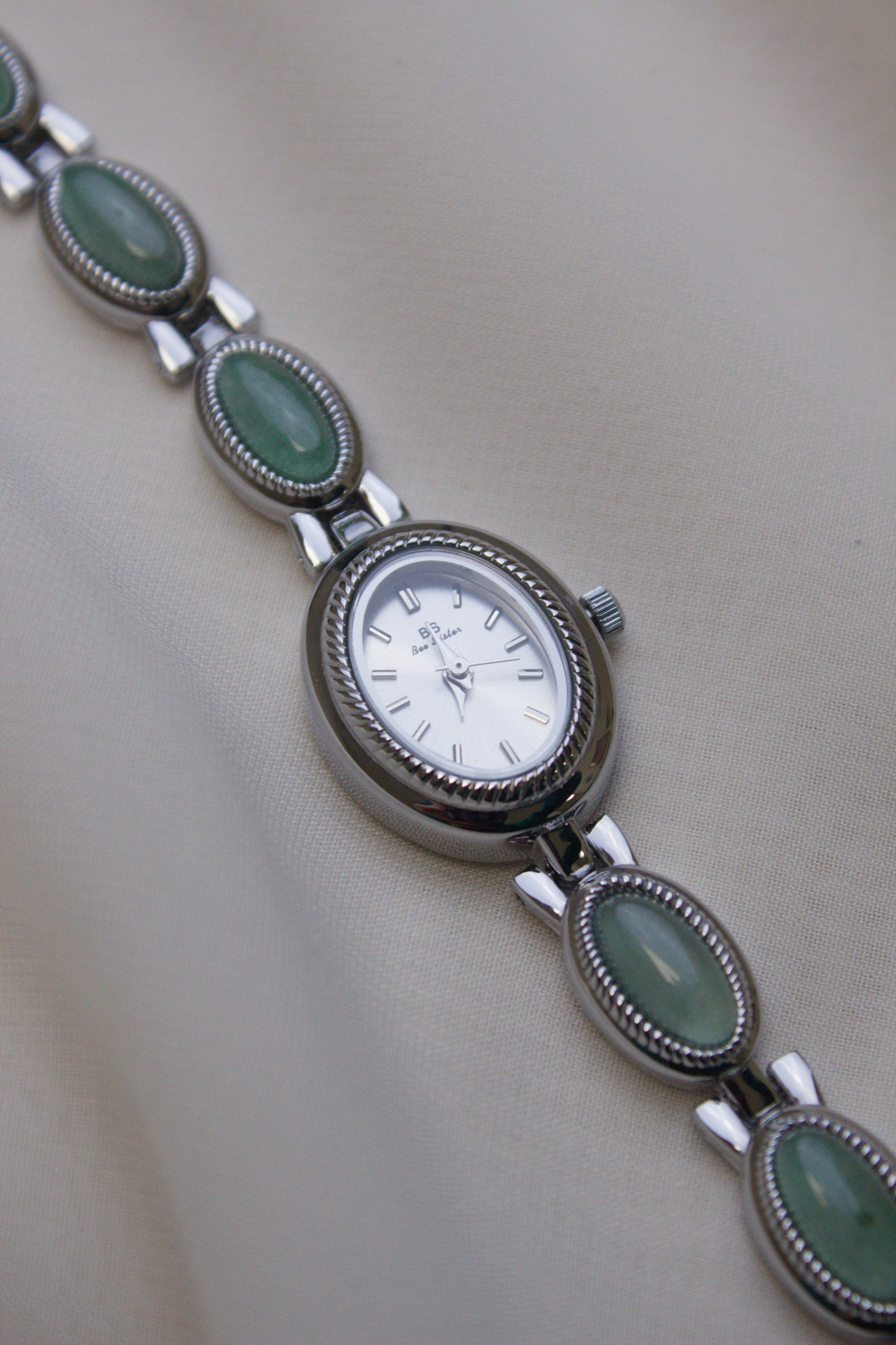 Silver Oval Jade Cabochon Watch (photo 2)