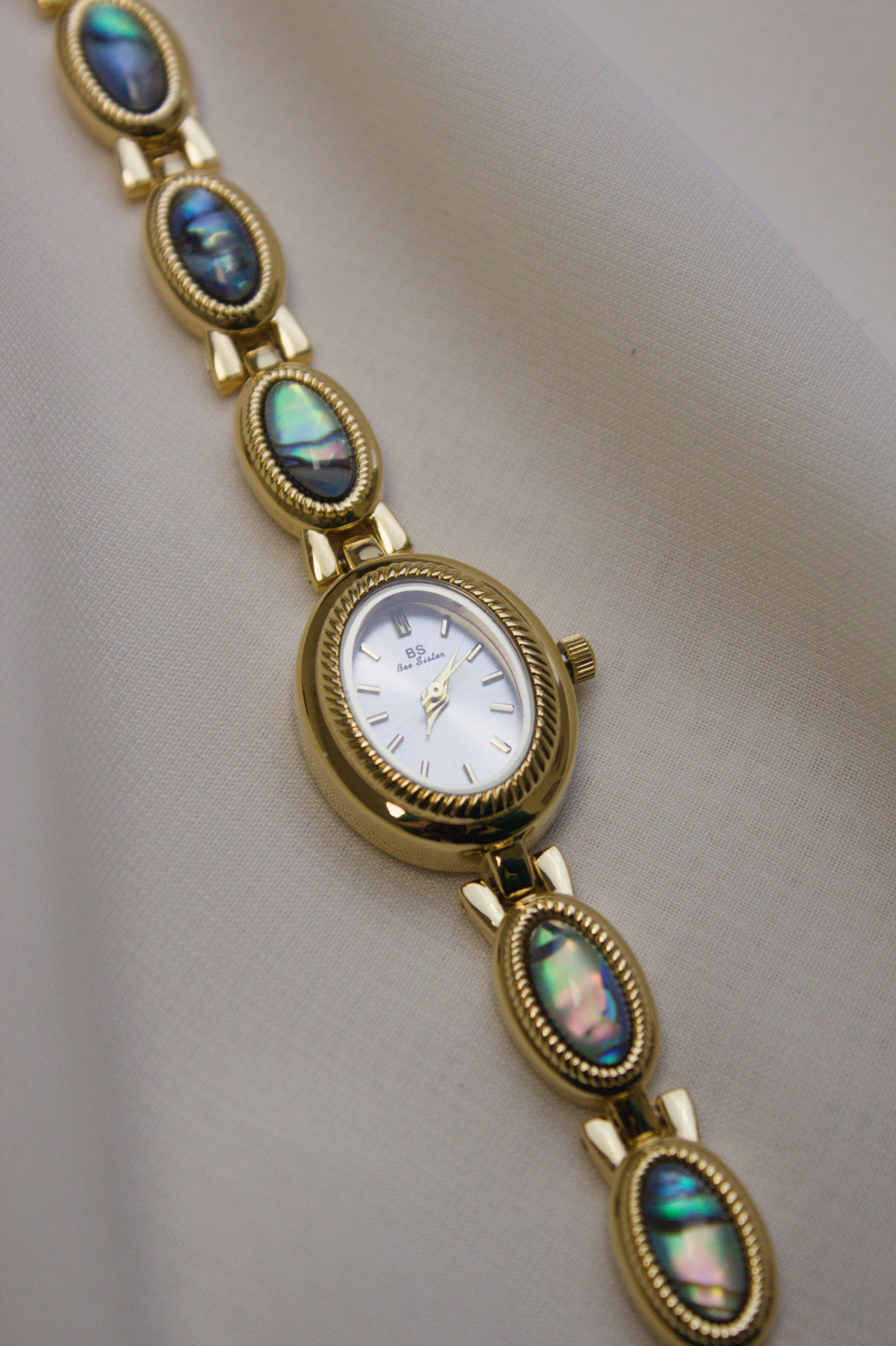 Gold Oval Abalone-Loop Watch (photo 2)