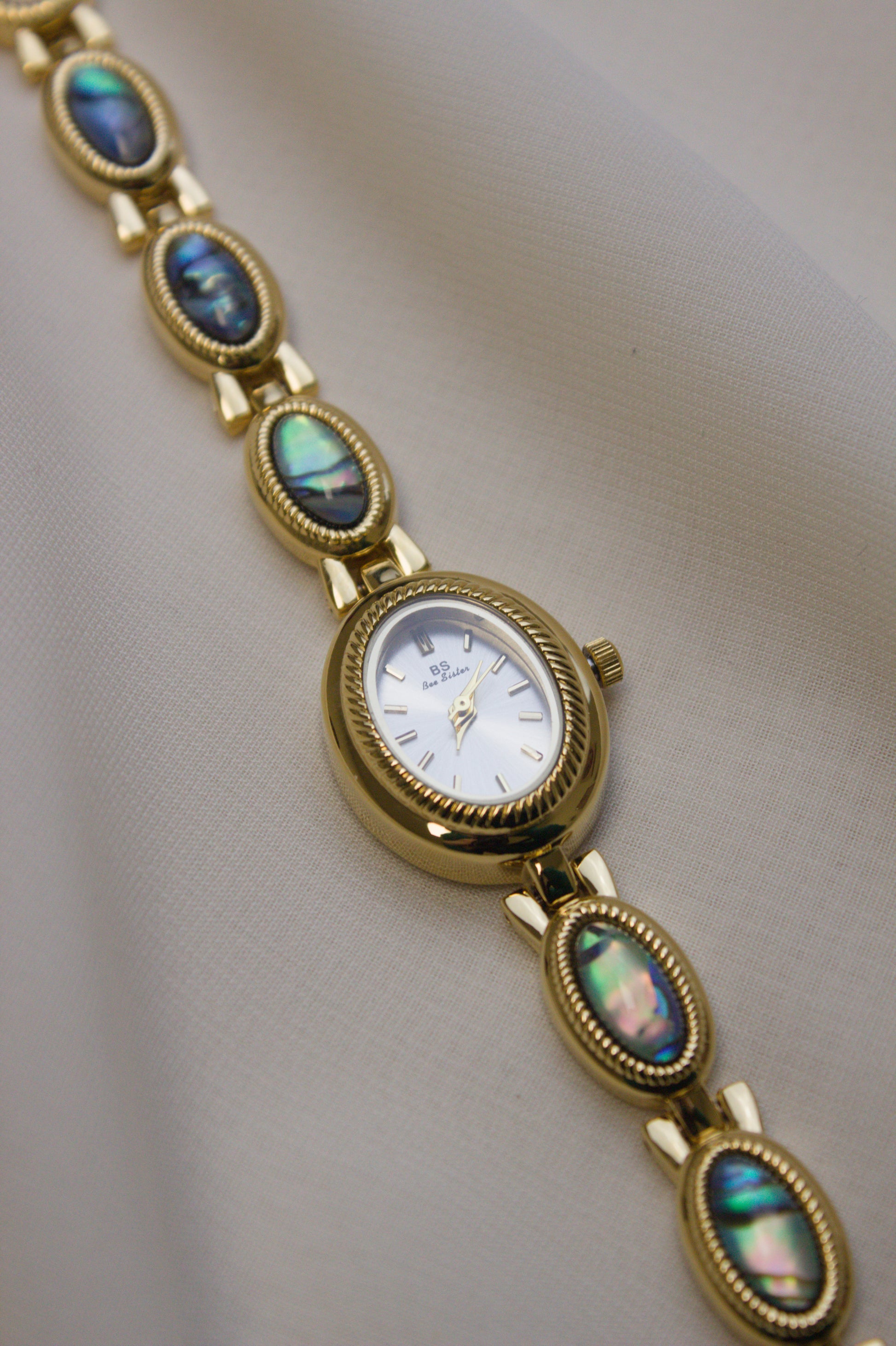 Gold Oval Abalone-Loop Watch (photo 4)