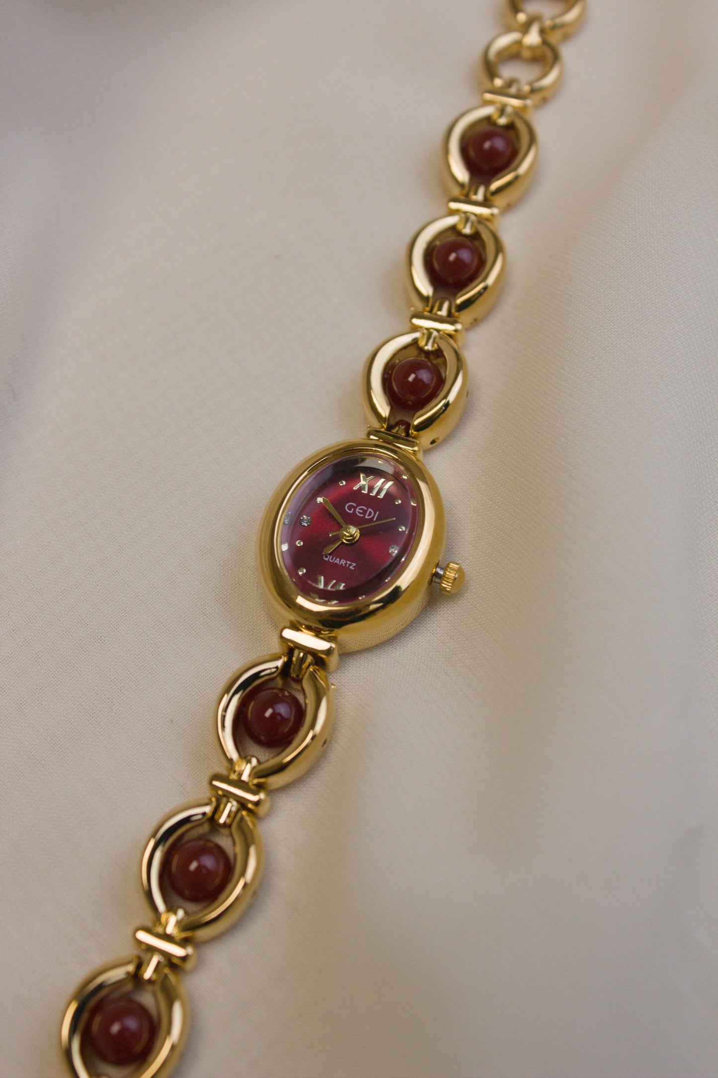 GEDI Gold Oval Garnet-Loop Watch (photo 2)
