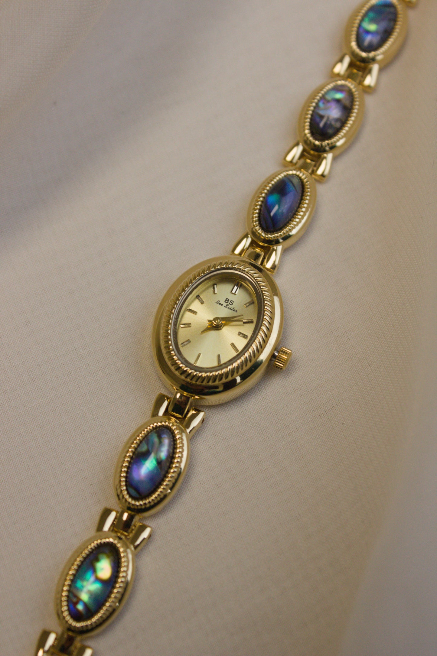 Gold Oval Large Abalone-Inlay Watch (photo 5)