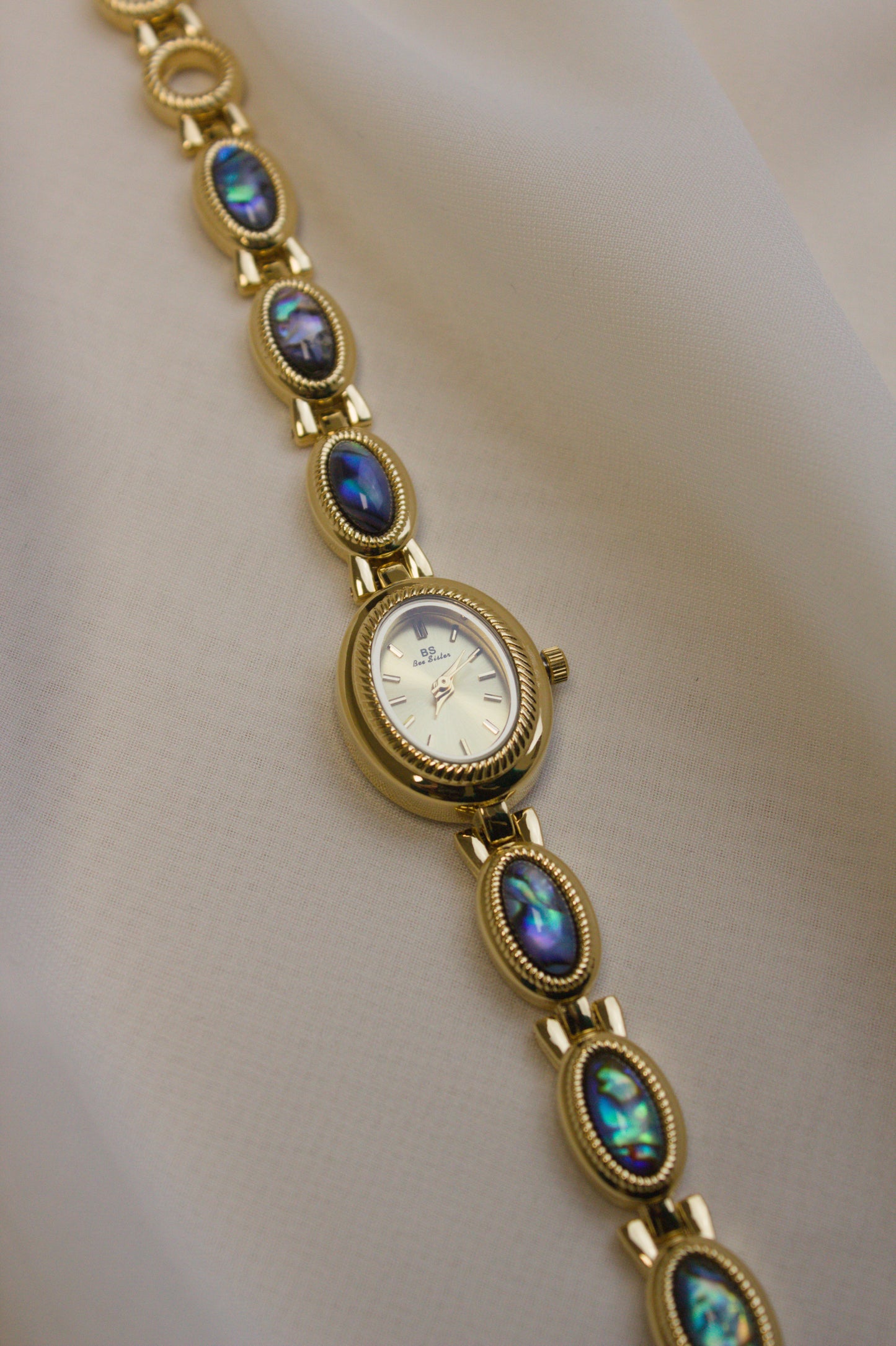 Gold Oval Large Abalone-Inlay Watch (photo 6)