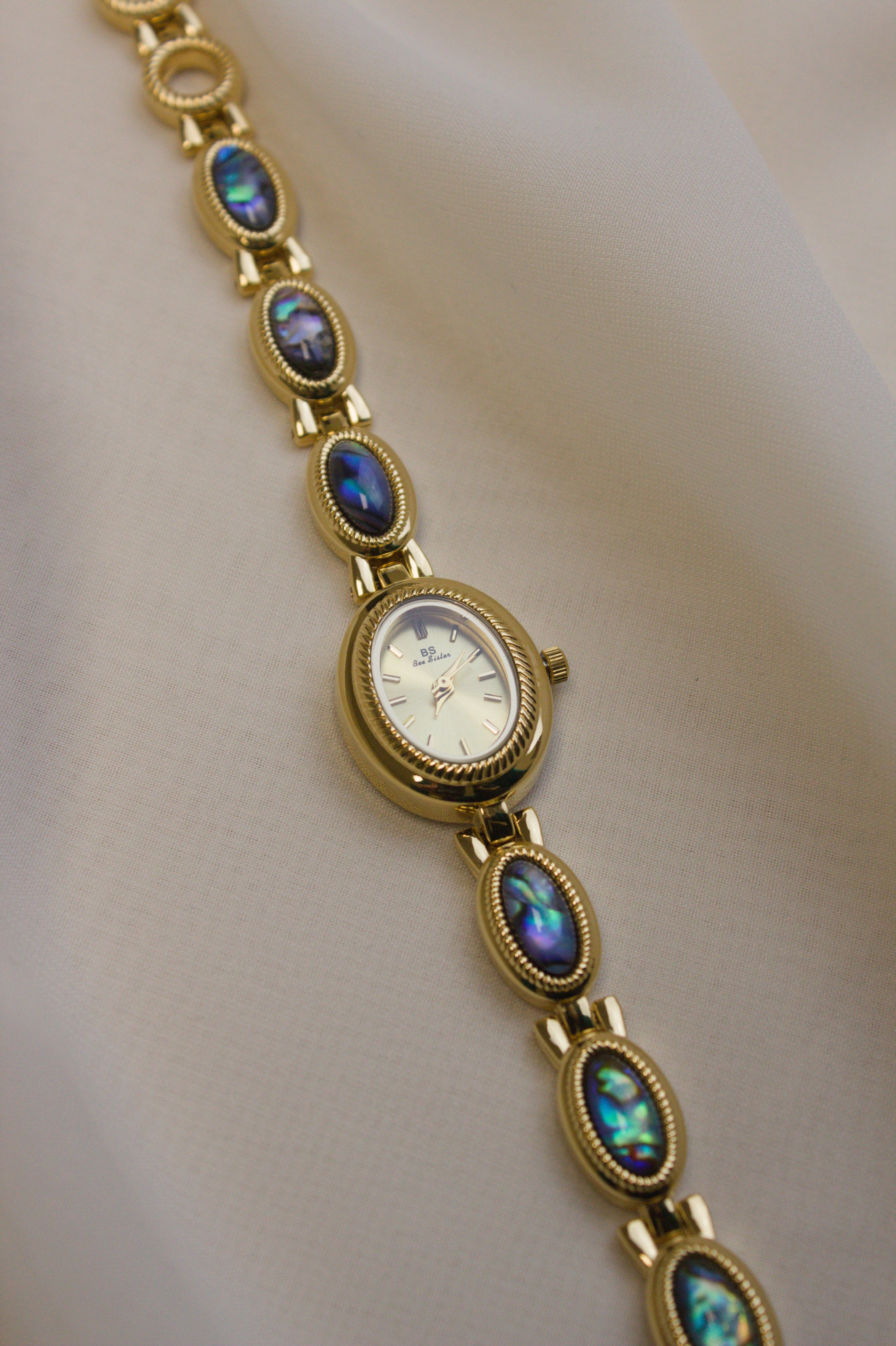 Gold Oval Large Abalone-Inlay Watch (photo 6)