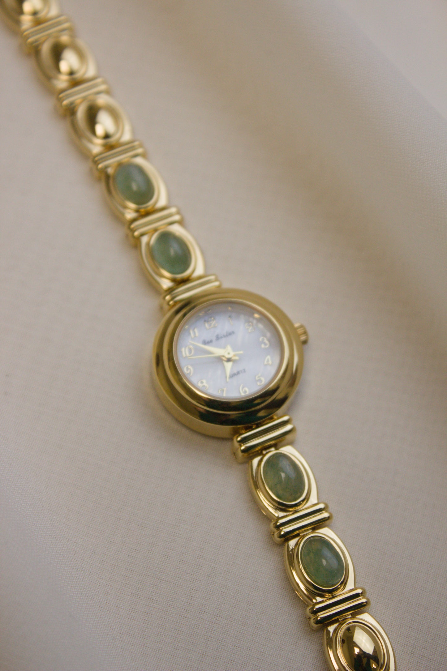 Gold Round Jade Bar Watch (photo 2)