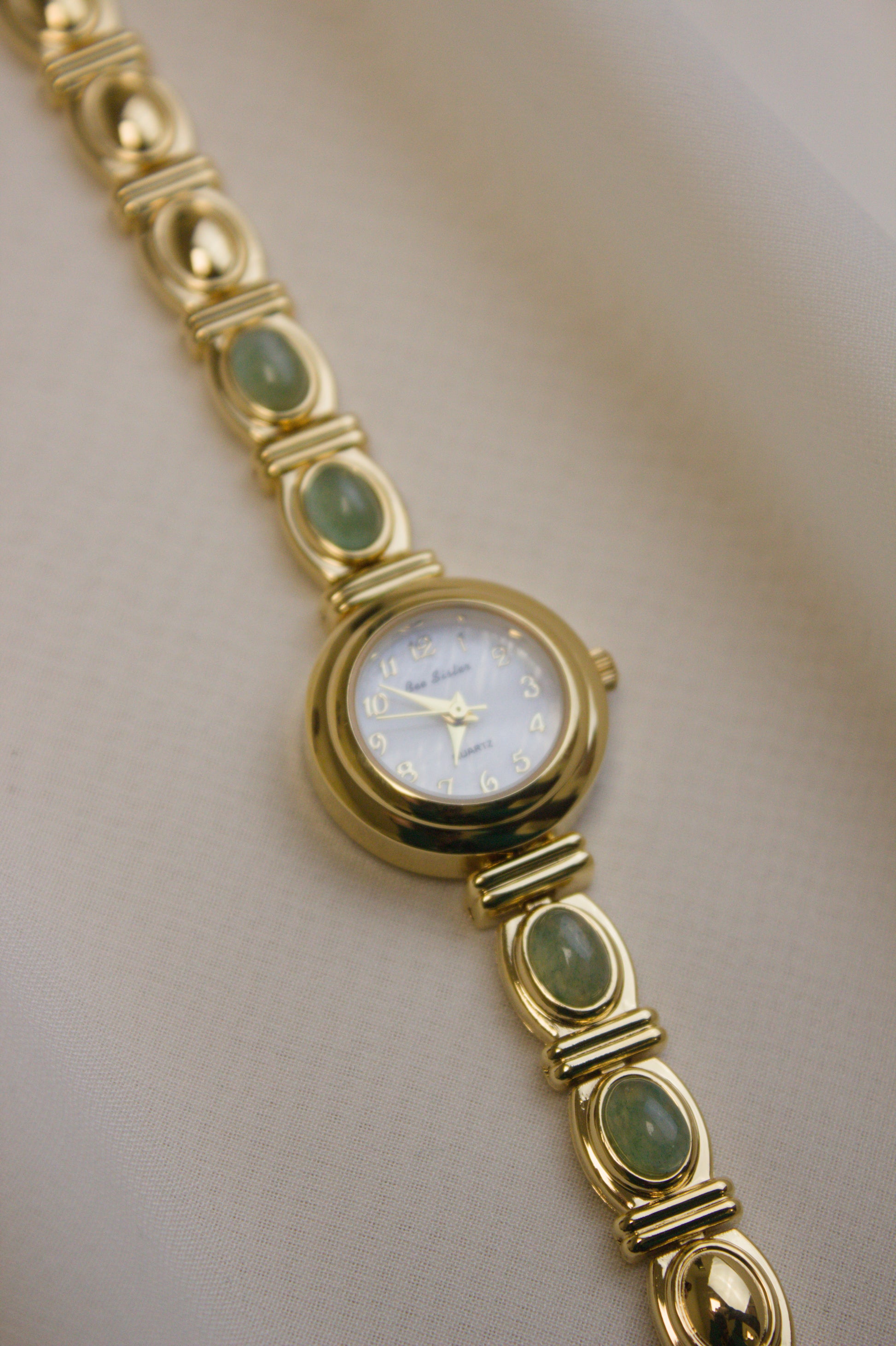 Gold Round Jade Bar Watch (photo 2)