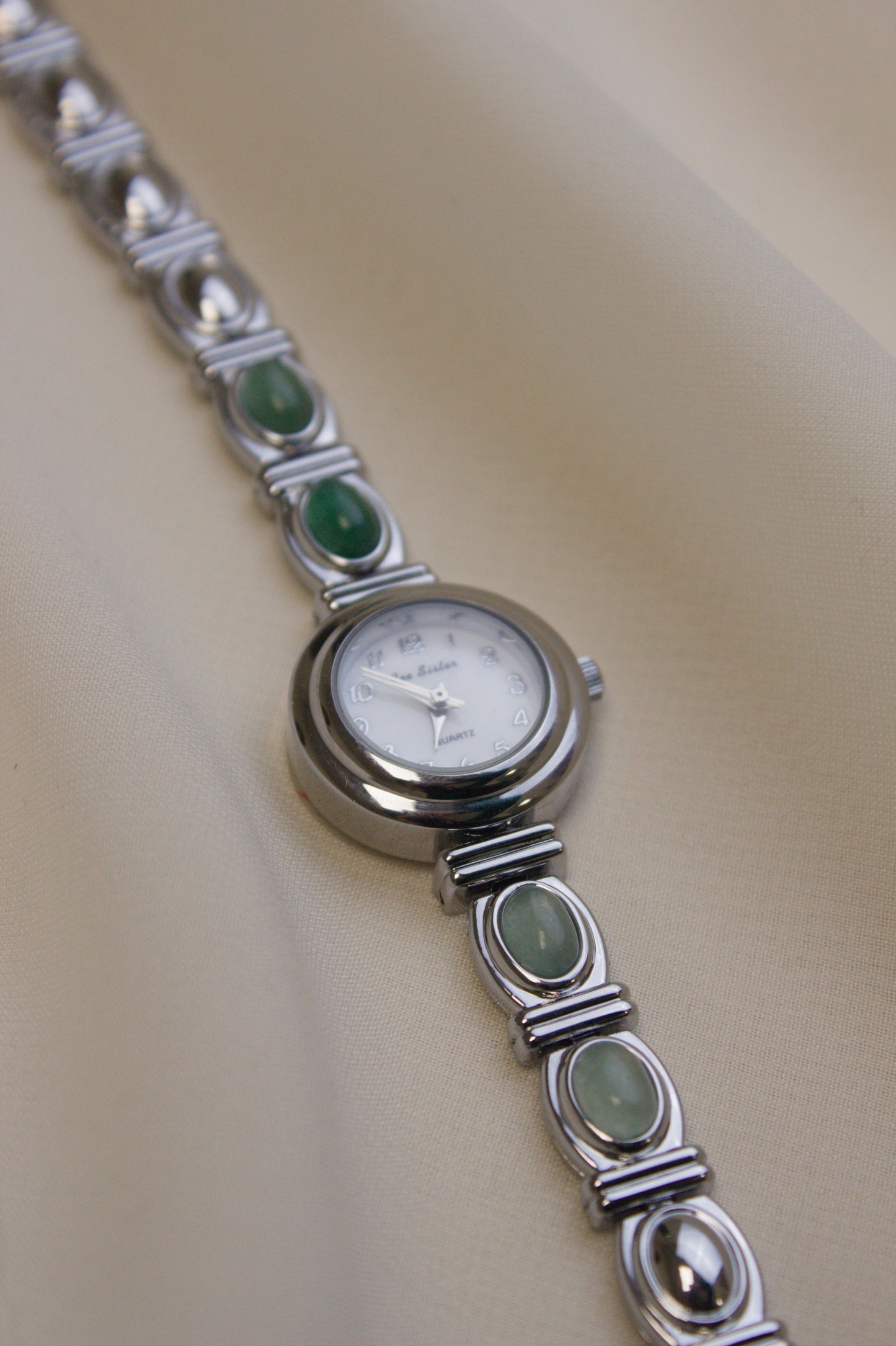 Gold Round Jade Bar Watch (photo 8)