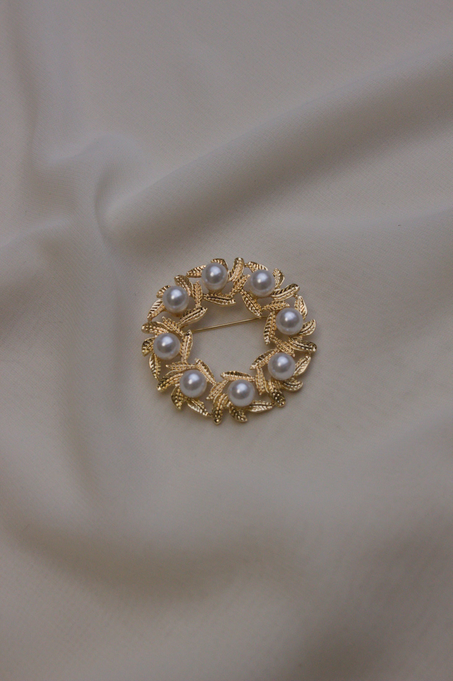 Gold Pearl Wreath Brooch