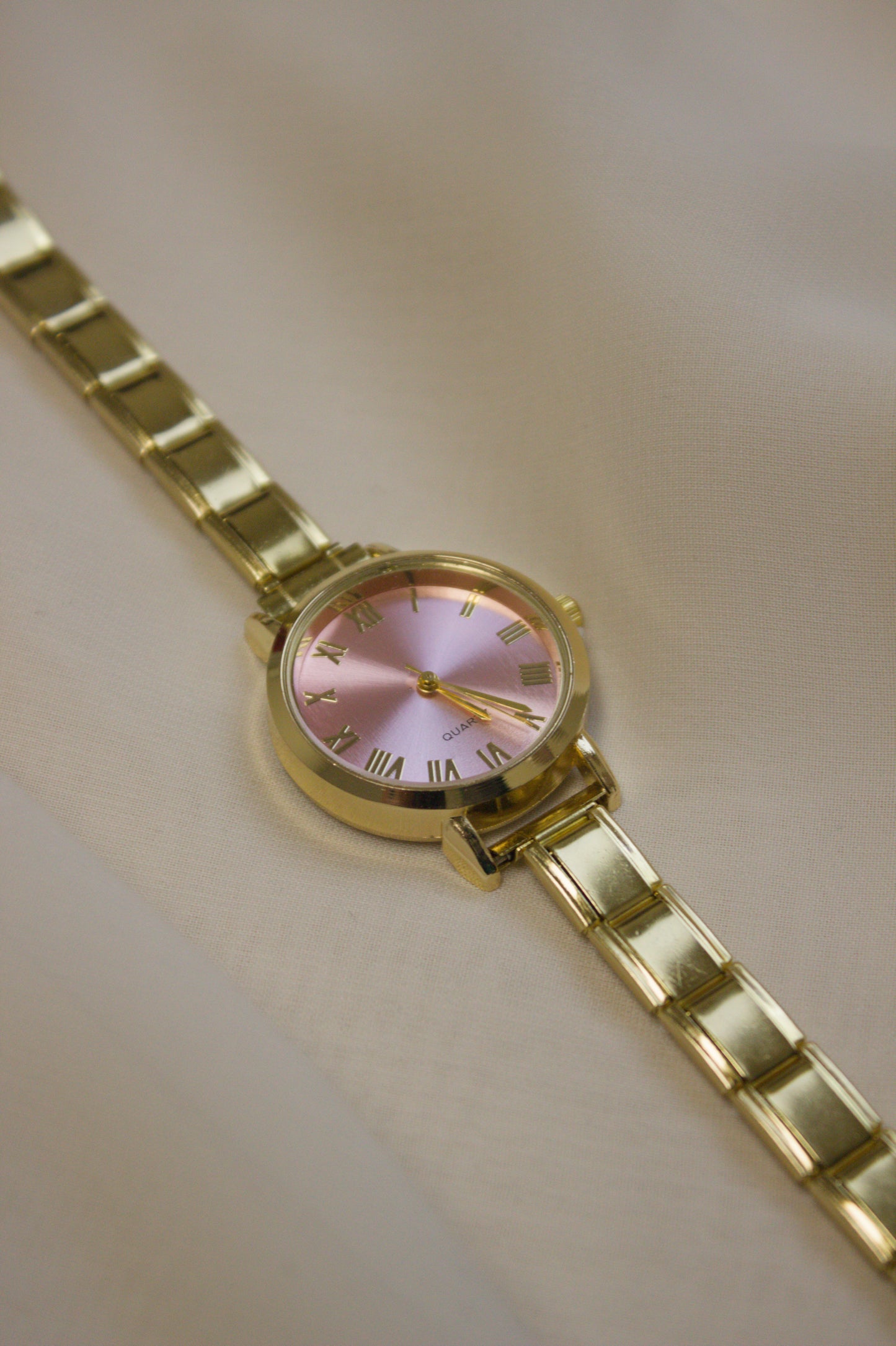 Gold Link Round Pink Roman Numeral Italian Watch