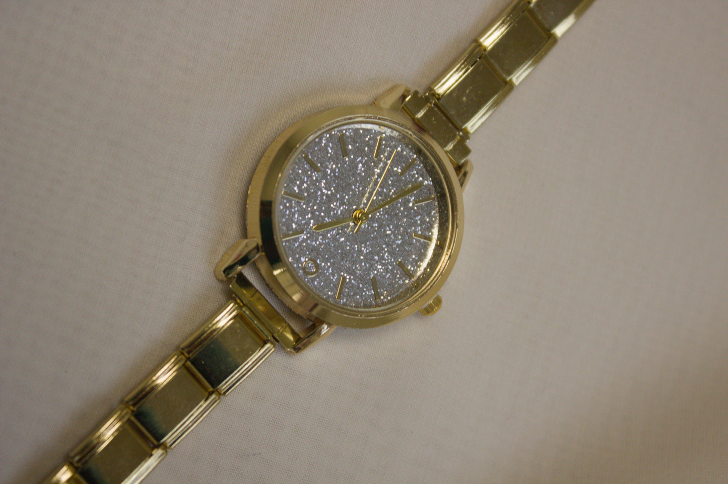 Gold Link Round Silver Glitter Dial Italian Watch