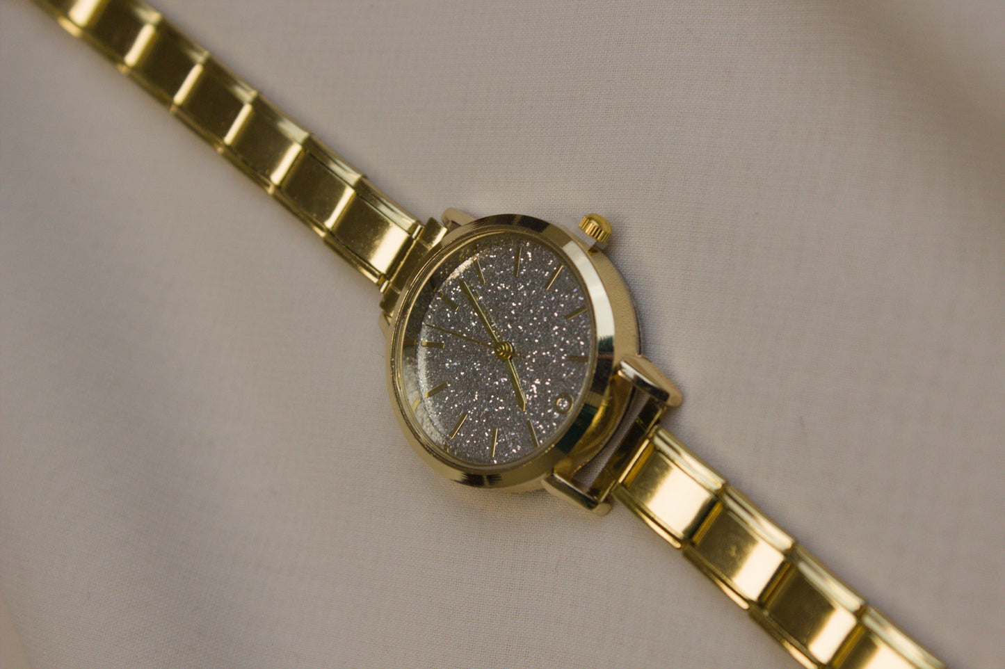 Gold Link Round Silver Glitter Dial Italian Watch