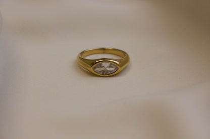 Selena Ring White